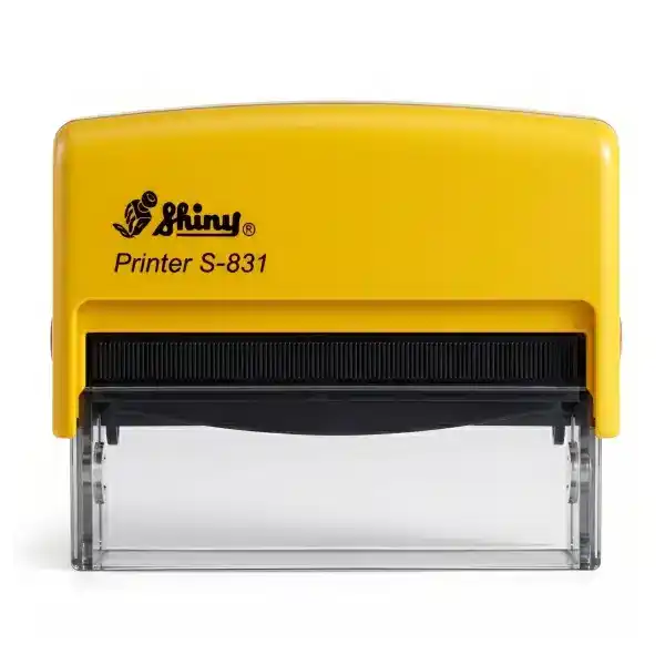 Shiny S831 - 70x10 mm. Sello automático Personalizado 2 Vista frontal del sello automático Shiny Printer S-831 de 70x10 mm con carcasa amarilla mostrando el formato alargado y estrecho de banda
